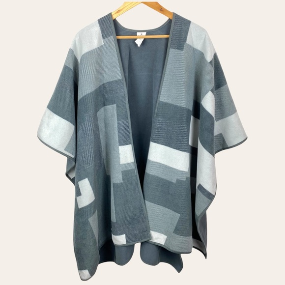 Woolrich Sweaters - Woolrich Cozy Reversible Fleece Plaid Oversized Blanket Poncho Shaw Wrap Gray